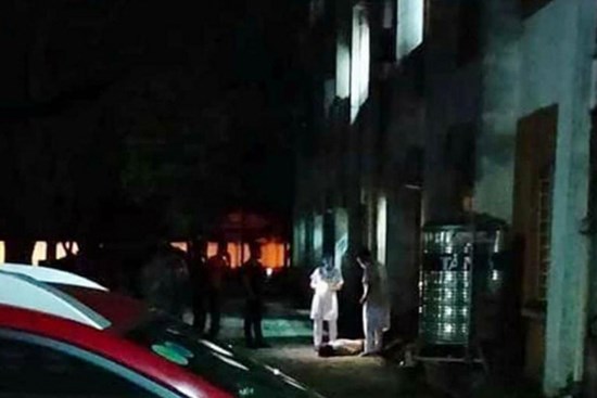 Người đàn ông mắc bệnh hiểm nghèo rơi từ tầng 4 bệnh viện xuống đất tử vong