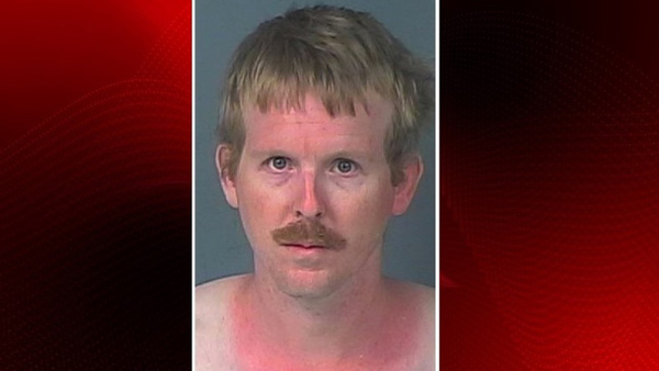 Cha bàng hoàng phát hiện bí mật con gái 15 tuổi giấu trong tủ quần áo cả tháng trời không ai hay biết, tiết lộ cuộc tình bệnh hoạn-1