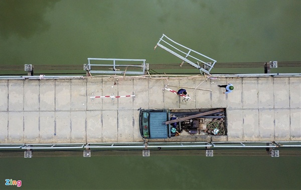 Lúc chiếc xe được kéo lên, 3 người bên trong đã chết-3