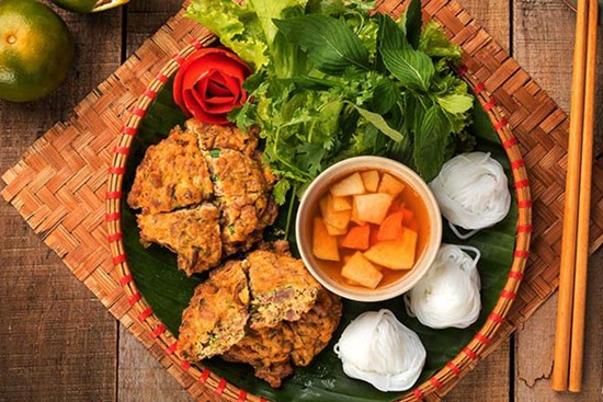 Thu mát trời, mẹ đảm làm ngay món chả rươi béo ngậy