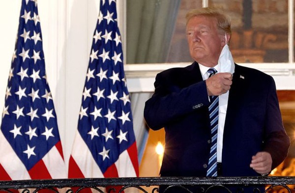 Tổng thống Donald Trump xuất viện, tháo khẩu trang ngay tại Nhà Trắng-2