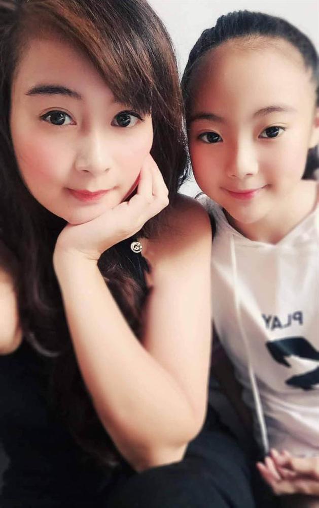 Nỗi lòng những bà mẹ đơn thân: Sợ nhất lúc con đau ốm...-2