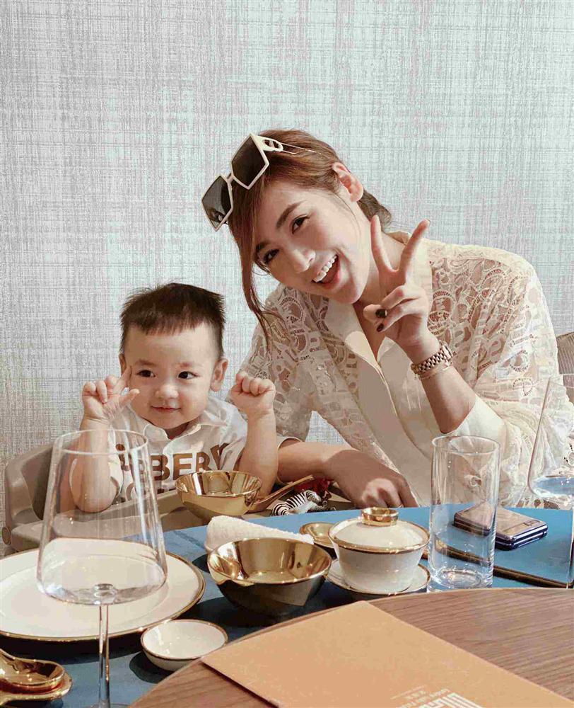 Đẳng cấp cơm con sao Việt: tôm rim gia vị 400 triệu/kg, bò 60 triệu/kg, cháo vàng mềm Tây Tạng-4