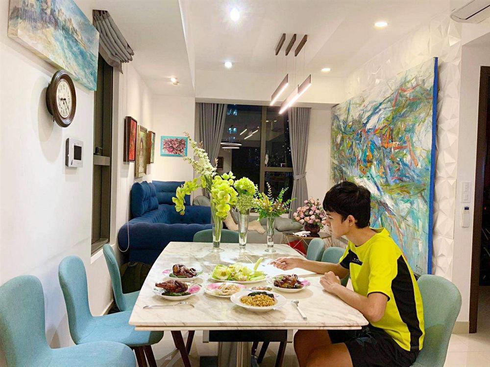 Đẳng cấp cơm con sao Việt: tôm rim gia vị 400 triệu/kg, bò 60 triệu/kg, cháo vàng mềm Tây Tạng-8