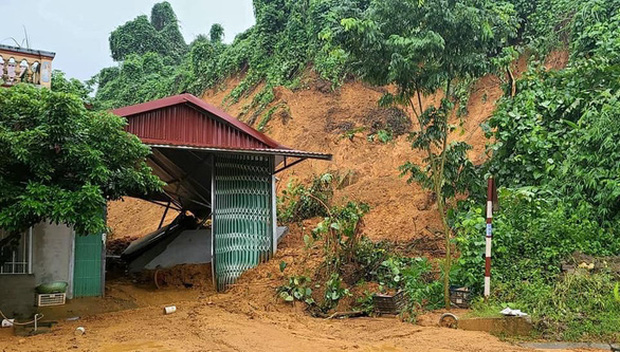 Lào Cai mưa lớn kỷ lục 63 năm qua gây ngập lụt cuốn trôi nhà dân, bé 3 tuổi tử vong-7