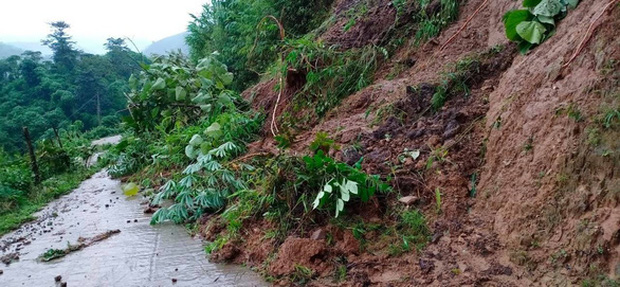 Lào Cai mưa lớn kỷ lục 63 năm qua gây ngập lụt cuốn trôi nhà dân, bé 3 tuổi tử vong-8