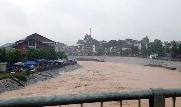 Lào Cai mưa lớn kỷ lục 63 năm qua gây ngập lụt cuốn trôi nhà dân, bé 3 tuổi tử vong-9