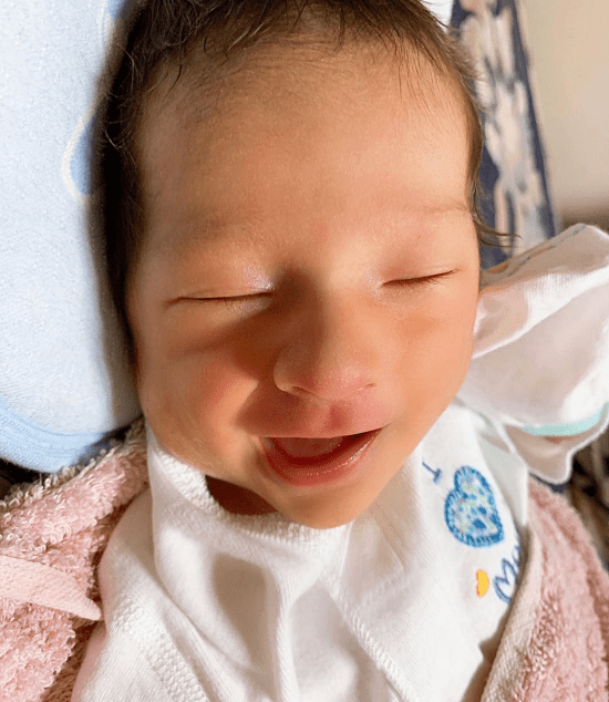 Hoàng Oanh khoe cận mặt con trai lai Tây, đúng là cực phẩm nhan sắc thừa hưởng từ bố mẹ-5