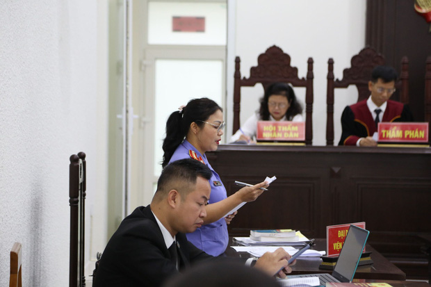 Tuyên án tử hình 2 bị cáo sát hại nam sinh chạy Grab ở Hà Nội-4
