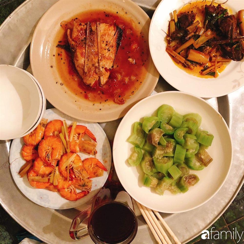 Mẹ Nghệ An đẻ xong khiến chồng sốc mấy ngày, hơn tháng sau lột xác nhờ câu thần chú: Mình tự nhìn mình còn chán nữa là chồng-7