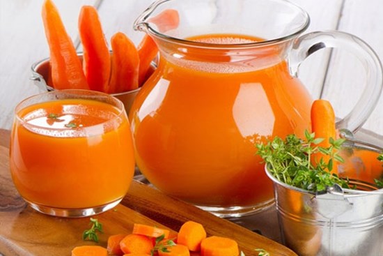 Mùa rụng tóc khiến hội chị em khốn khổ lại đến rồi, học ngay 3 công thức sinh tố giúp tóc đẹp luôn đi nào