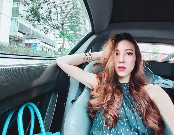 Tiểu thư nhà giàu cả nước biết tiếng, đổi ô tô như thay áo hút chú ý của dân mạng-8