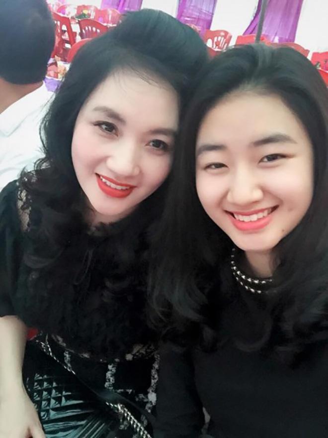 Đứa trẻ nằm trong bụng mẹ 12 tháng, chào đời khác người, lớn lên thành Hoa hậu nổi khắp VN-4