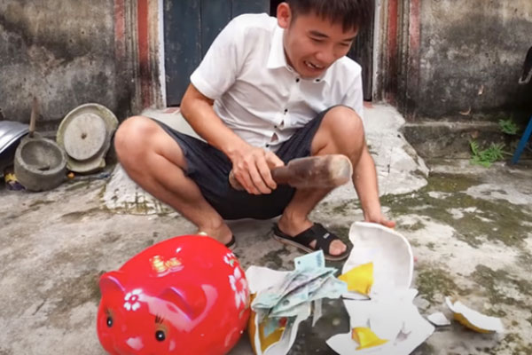 Hưng Vlog bị YouTube xoá kênh và không kiếm được tiền nữa, cư dân mạng nói gì?-3