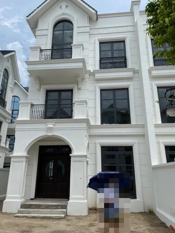 Kỳ Hân - Mạc Hồng Quân tiếp tục hé lộ không gian căn biệt thự sang chảnh hàng chục tỉ đồng-1