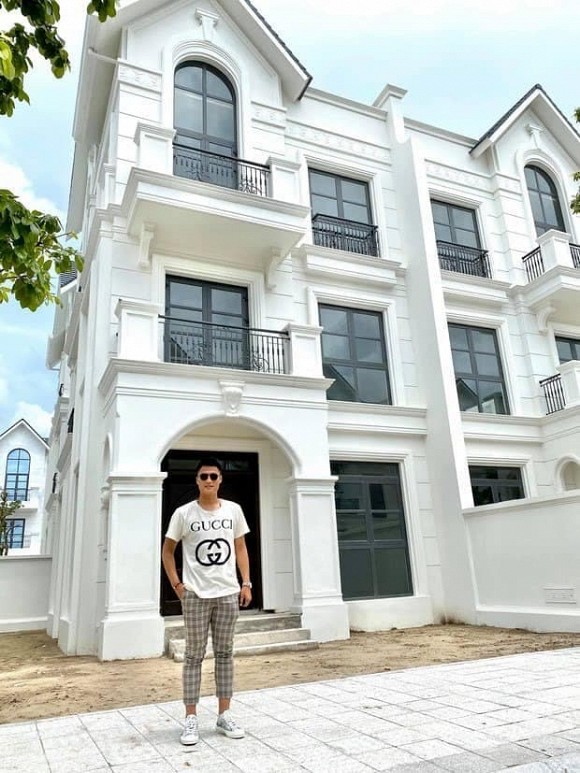 Kỳ Hân - Mạc Hồng Quân tiếp tục hé lộ không gian căn biệt thự sang chảnh hàng chục tỉ đồng-3