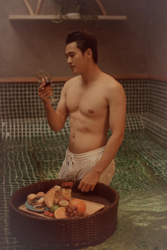 Chồng kém 9 tuổi của diễn viên Thảo Trang: Dung mạo rực rỡ, thân hình sáu múi cuồn cuộn-4