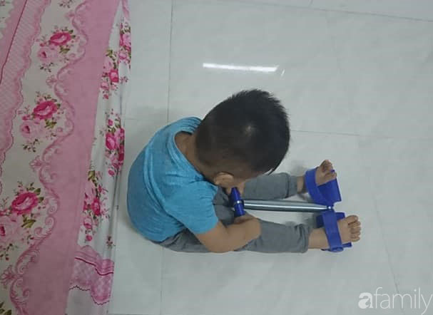 Góc trốn tìm: Con đang đứng hóng mát tự nhiên biến mất, mẹ tá hỏa đi tìm thì thấy con ở chỗ bí hiểm-9