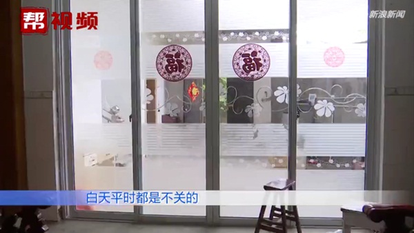 Mẹ chồng nàng dâu túm tóc đánh nhau kinh hoàng, 2 con trai vẫn bình thản quay video và bày tỏ thái độ khiến dân mạng ném đá dữ dội-4