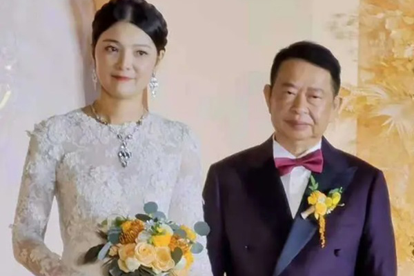 Chuyện tình của thầy lang 79 tuổi và vợ kém 45 tuổi-4