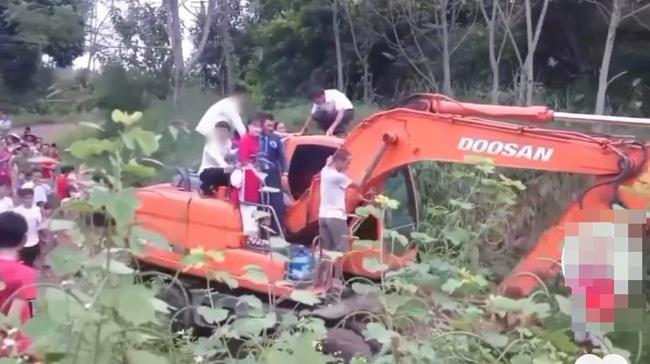 Màn rước dâu nguy hiểm trập trùng khiến ai nấy đều lo lắng, đến xe hoa cũng đặc biệt vô cùng-1