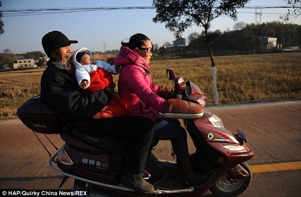 Chuyện tình của thầy lang 79 tuổi và vợ kém 45 tuổi-2