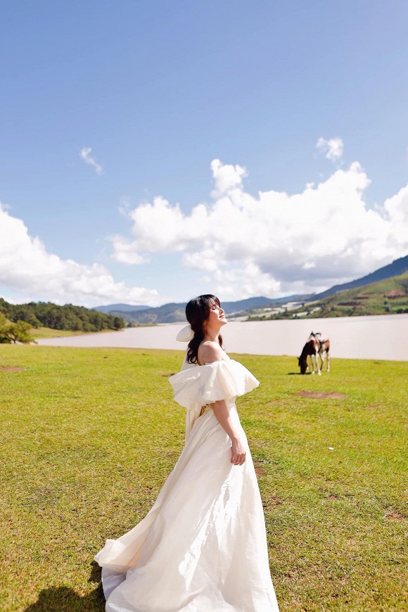 Bộ ảnh cưới nóng bỏng của diễn viên Thảo Trang và chồng trẻ kém 9 tuổi-12