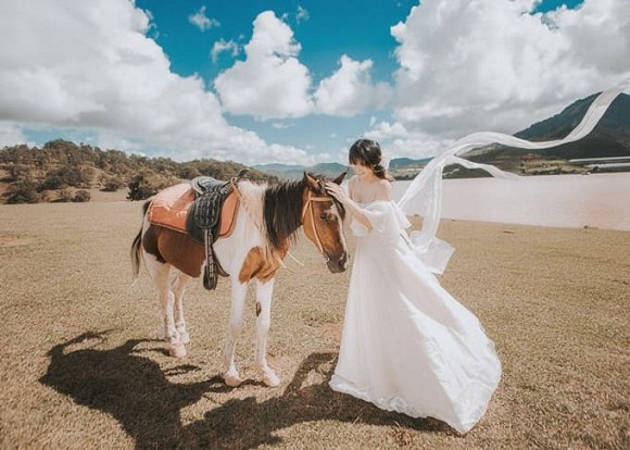 Bộ ảnh cưới nóng bỏng của diễn viên Thảo Trang và chồng trẻ kém 9 tuổi-7