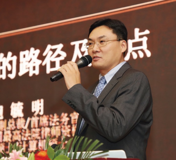 Cú twist trong vụ tẩy não xâm hại con gái nuôi chấn động: Lộ ảnh chứng minh nạn nhân gian dối ngay từ đầu, bố nuôi cũng không vô tội-1