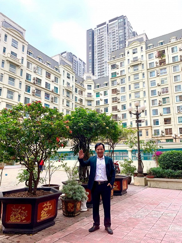 Nghệ sĩ Quang Tèo khoe khu vườn nhỏ muôn hoa đua sắc trước căn chung cư 7 tỷ đồng-6