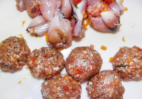 Cách nấu món ếch om chuối đậu đậm đà ngày thu-1