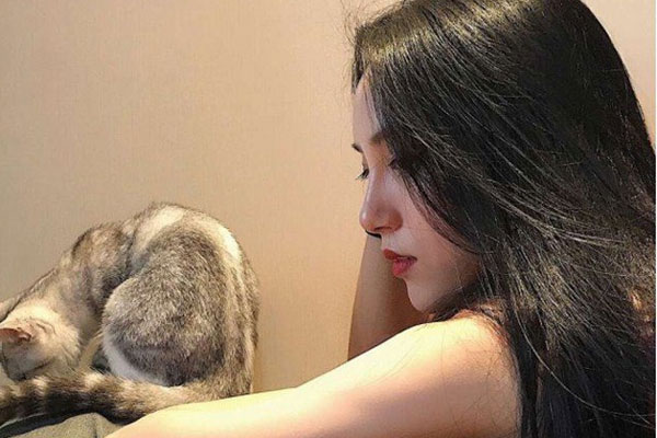 Vừa về làm dâu được 10 ngày đã bị chị chồng chê mâm cơm khó nuốt, ai ngờ tiếng mở cửa phòng bếp vang lên khiến chị ta run lẩy bẩy-3