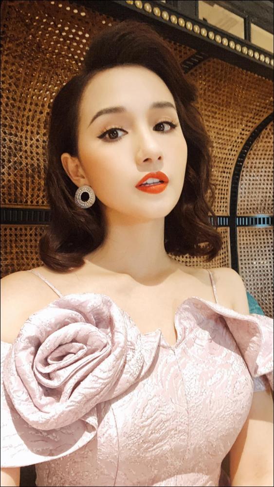 Trời mát mẻ, Lã Thanh Huyền nấu bánh đa cá rô nhìn thôi đã ngon mắt, Việt Anh xuýt xoa: Cần lắm bữa ăn thế này!-1