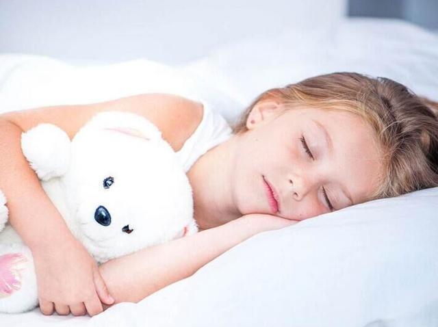 5 tư thế ngủ của trẻ đại diện cho 5 tính cách, tư thế của em bé thứ 3 là đáng thương nhất-5