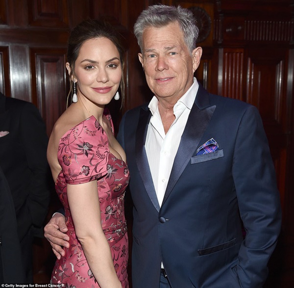 Nhà Sussex bị phát hiện bí mật đi ăn tối nhưng bộ trang phục lôi thôi của Meghan Markle mới là tâm điểm chú ý-3