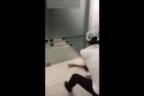Xôn xao clip người đàn ông túm tóc lôi xềnh xệch cô gái giữa hành lang nghi do ngoại tình: 