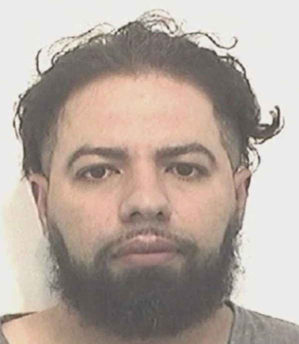 Chưa đầy 3 phút, bé gái 9 tuổi bị bắt cóc và cưỡng hiếp giữa ban ngày, đoạn clip ghi lại vụ việc khiến phụ huynh nào cũng rùng mình-2