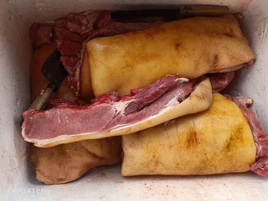 Nhà giàu cuối tuần về bản, bỏ chục triệu mổ con lợn rừng ăn dần-2