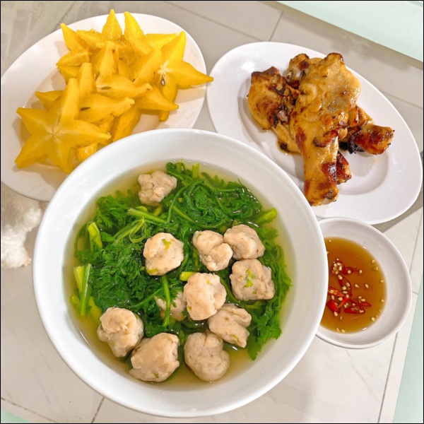 Tập hai của Lê Phương không hổ danh ông chồng vàng 10, nhìn đĩa cơm gà thần thánh anh nấu là biết ngon hết sảy, các anh nên học hỏi để lấy lòng vợ-13