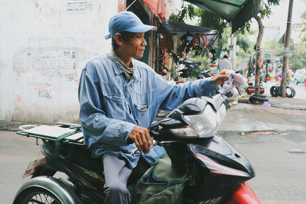 Chú shipper bị liệt 2 chân ở Sài Gòn: Người ta tay chân lành lặn mới đi ship hàng ở xa được, còn chú thì...-1