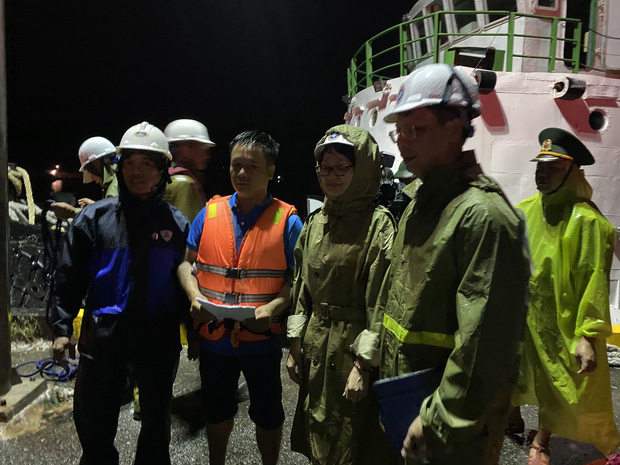 4 tàu cá ở Đà Nẵng bị sóng đánh chìm, 2 người mất tích-4