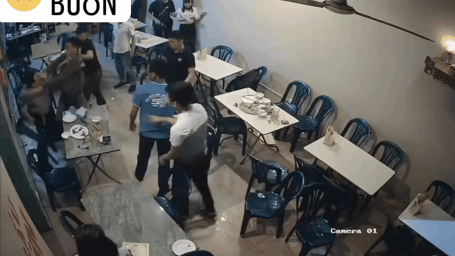 Thẳng tay ném cốc sang bàn bên, thanh niên ra tát tới tấp vào mặt người đàn ông vì một cái nhìn đểu-5