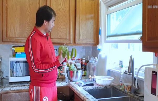 Trước dịch kiếm 160-230 triệu/tháng giờ Đức Tiến ở nhà làm vườn, thu hoạch quả trong biệt thự-12