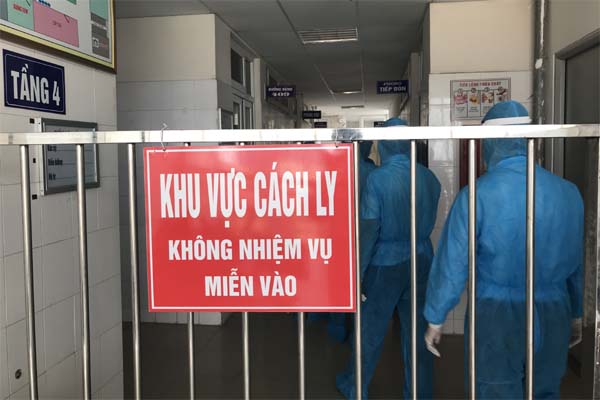 Chuyên gia người Ấn Độ và nữ du học sinh về từ Anh mắc COVID-19, Việt Nam có 1.109 bệnh nhân-2