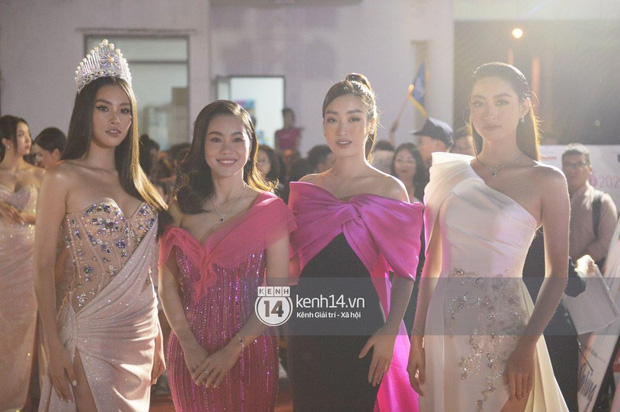 Thảm đỏ Bán kết Hoa hậu Việt Nam 2020: Tiểu Vy và Á hậu rapper bức tử vòng 1, Bình An - Phương Nga tình tứ bên dàn sao phủ hồng sự kiện-1