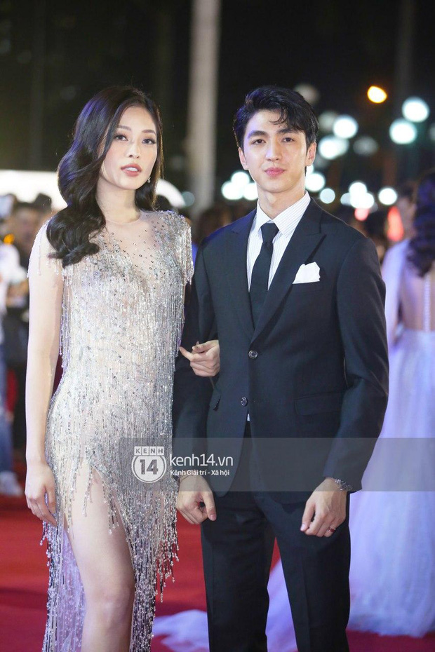 Thảm đỏ Bán kết Hoa hậu Việt Nam 2020: Tiểu Vy và Á hậu rapper bức tử vòng 1, Bình An - Phương Nga tình tứ bên dàn sao phủ hồng sự kiện-10