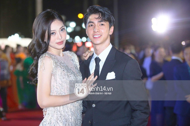 Thảm đỏ Bán kết Hoa hậu Việt Nam 2020: Tiểu Vy và Á hậu rapper bức tử vòng 1, Bình An - Phương Nga tình tứ bên dàn sao phủ hồng sự kiện-11