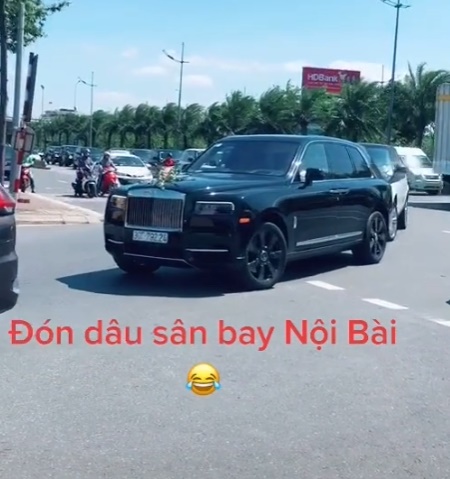 Xôn xao tin dàn siêu xe trăm tỷ của con trai chủ tịch tập đoàn nổi tiếng lần lượt vào trong sân bay Nội Bài đón dâu khiến không ít người ngỡ ngàng-3