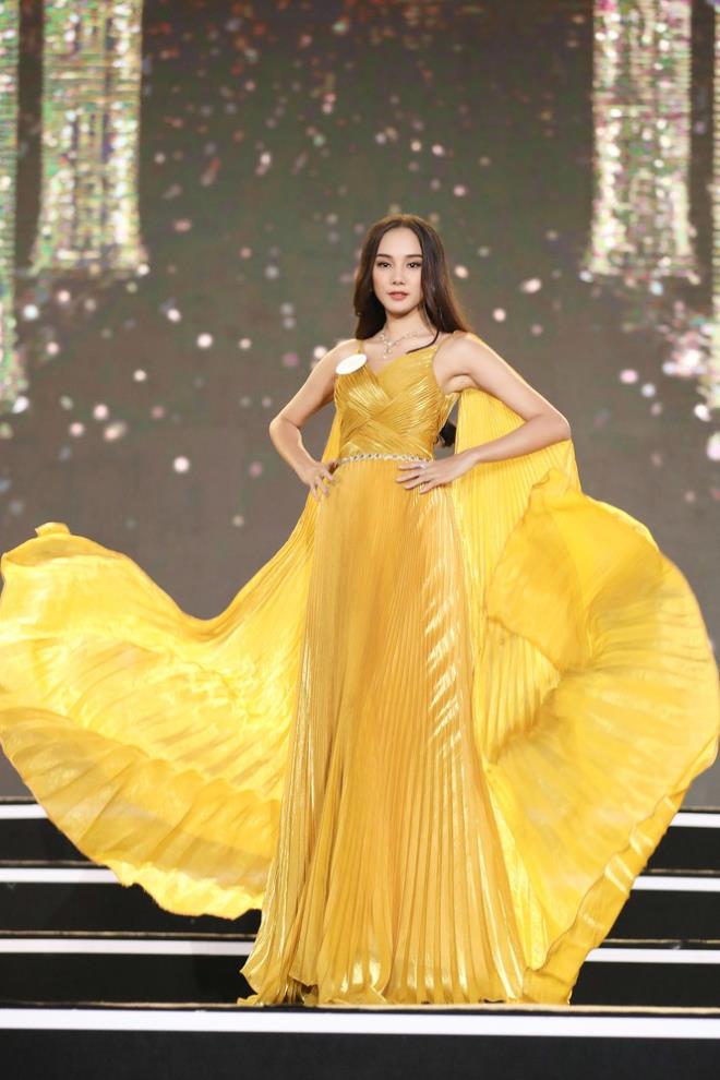 Thí sinh Hoa hậu Việt Nam 2020 lộng lẫy với trang phục dạ hội-1