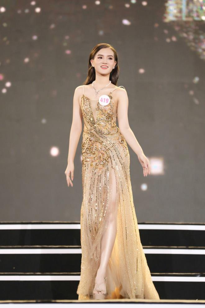 Trang phục dạ hội của thí sinh hoa hậu Việt Nam